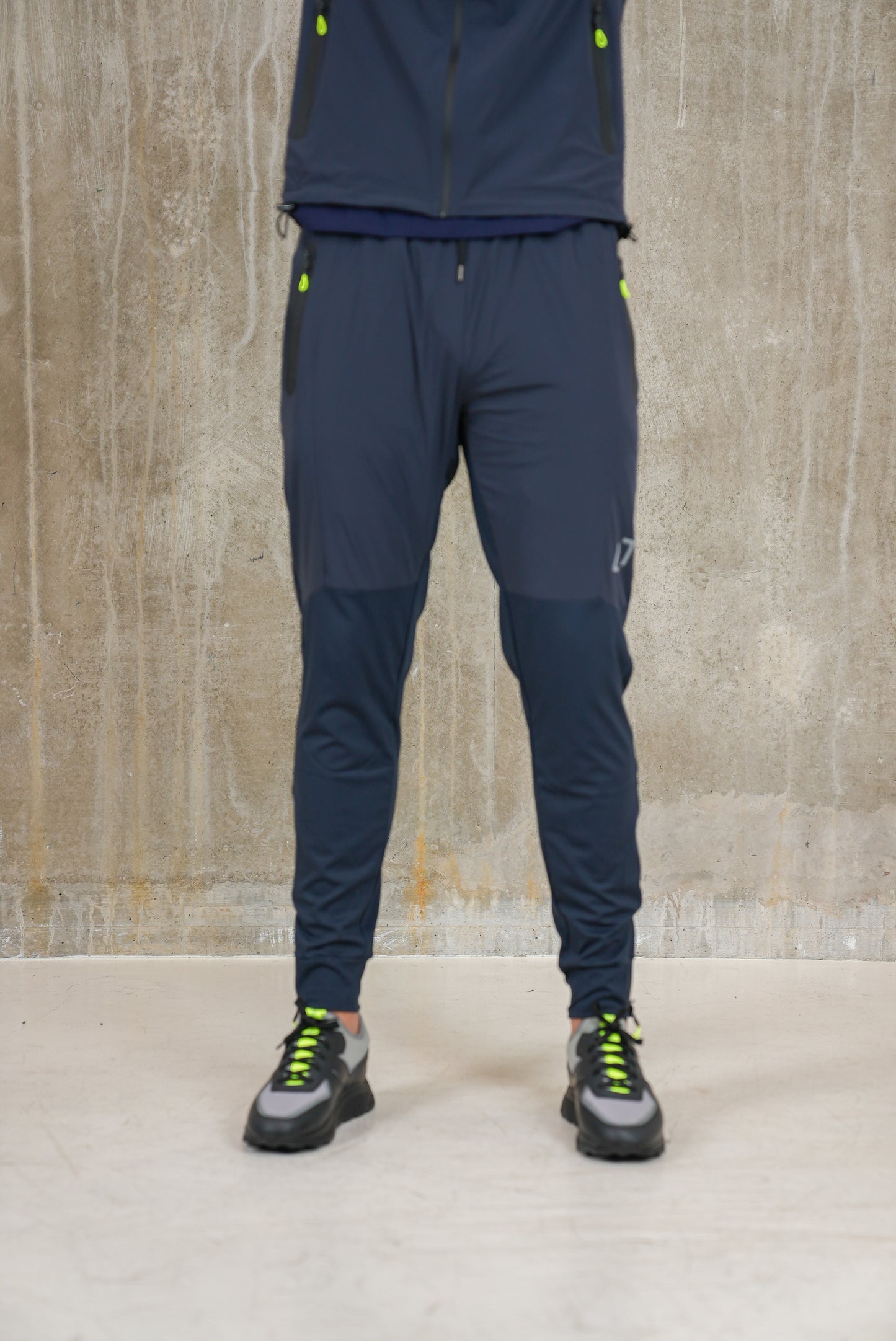 Formation Hybrid Pant (Navy & Neon)